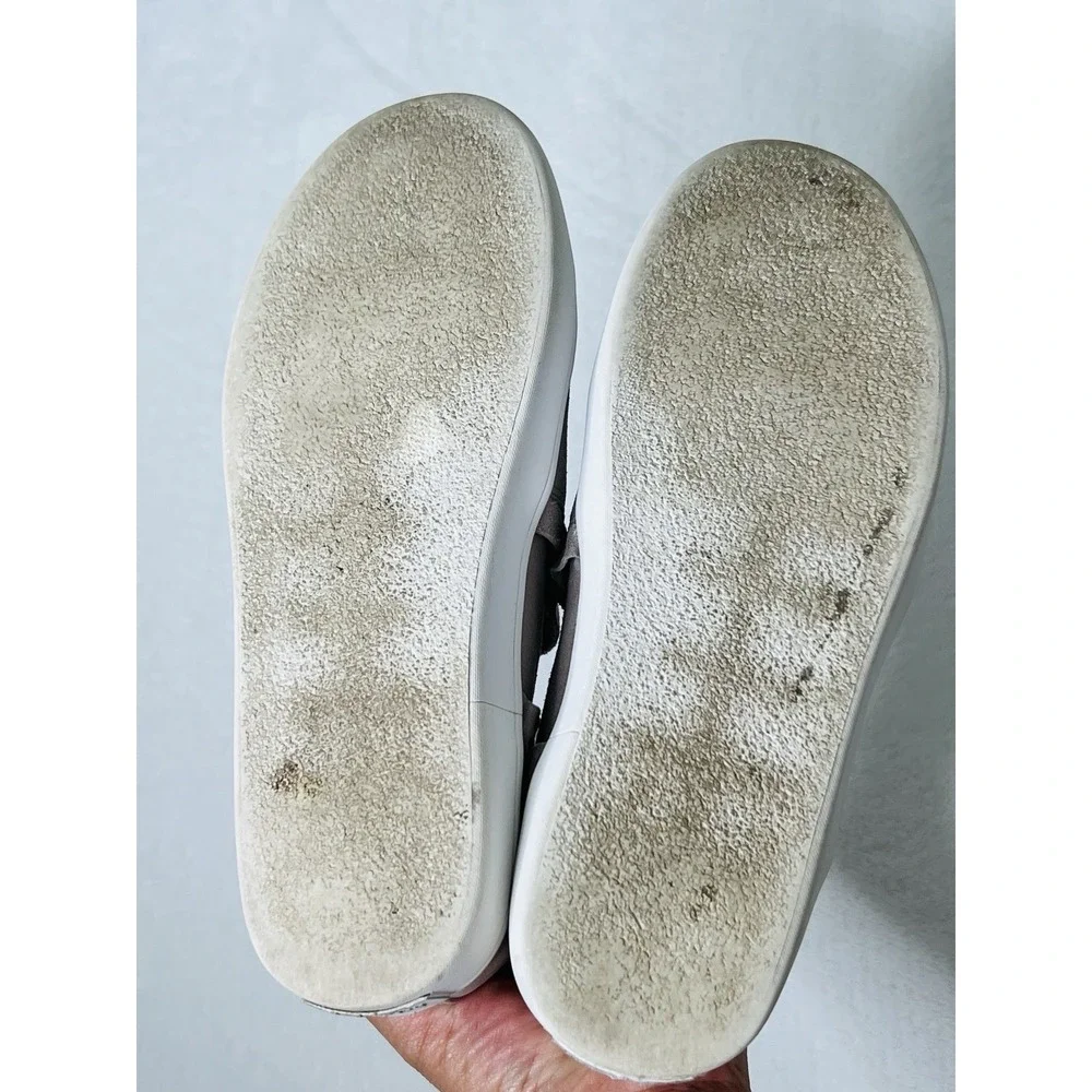 Kate Spade New York Women's Lilly Ruffle Suede Gray Slip-On Sneakers Shoes Sz 6M